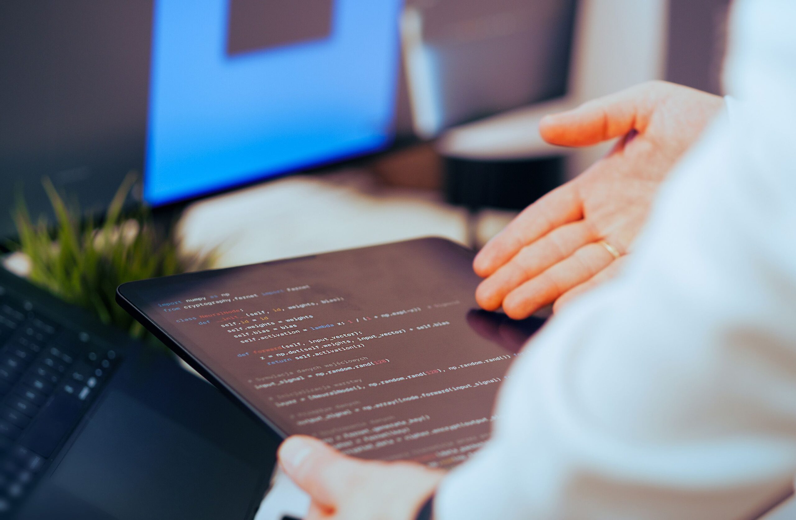 Soluciones digitales e IA para empresas | UOL